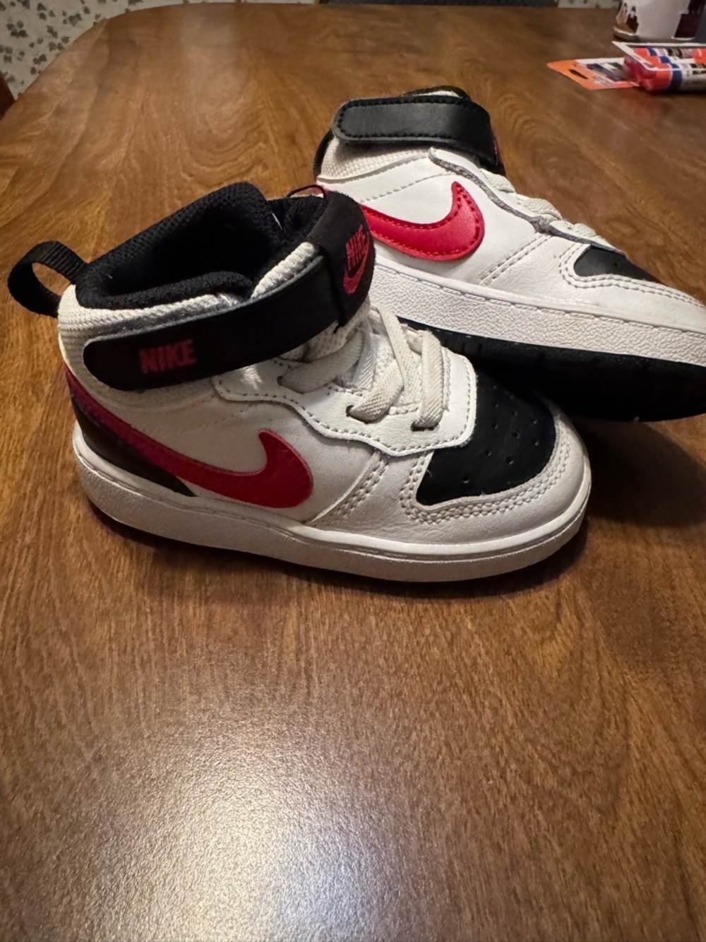 Nike Kids Mid-Top Sneakers White Black Pink Swoosh